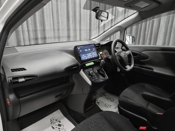 Toyota Wish II с пробегом 2010 года, цена 1 050 000 рублей, 240000 км, минивэн, Автокод Объявления