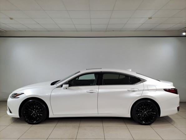Lexus ES VII Рестайлинг с пробегом 2021 года, цена 4 990 000 рублей, 88000 км, седан, Автокод Объявления