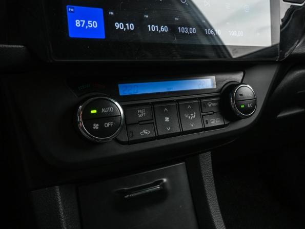 Toyota Corolla XI (E160 E170 E180) с пробегом 2014 года, цена 999 000 рублей, 215469 км, седан, Автокод Объявления