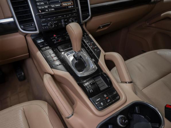 Porsche Cayenne II (958) с пробегом 2011 года, цена 1 895 000 рублей, 248920 км, внедорожник, Автокод Объявления