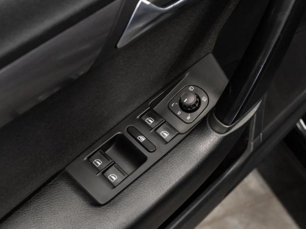 Volkswagen Passat B7 с пробегом 2012 года, цена 990 000 рублей, 177603 км, седан, Автокод Объявления