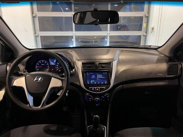 Hyundai Solaris I с пробегом 2013 года, цена 650 000 рублей, 213235 км, седан, Автокод Объявления