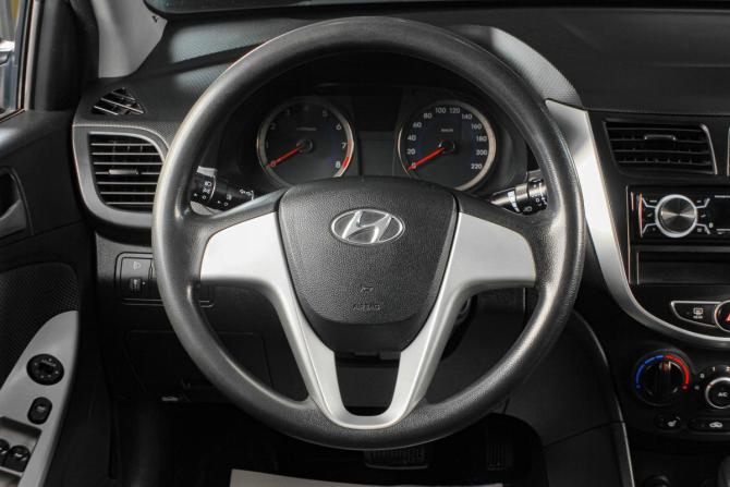 Hyundai Solaris I с пробегом 2013 года, цена 899 000 рублей, 175600 км, седан, Автокод Объявления