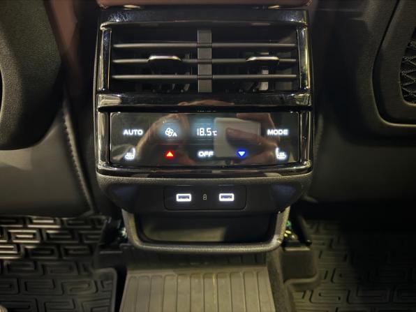 Geely Monjaro I с пробегом 2022 года, цена 3 389 000 рублей, 35100 км, внедорожник, Автокод Объявления