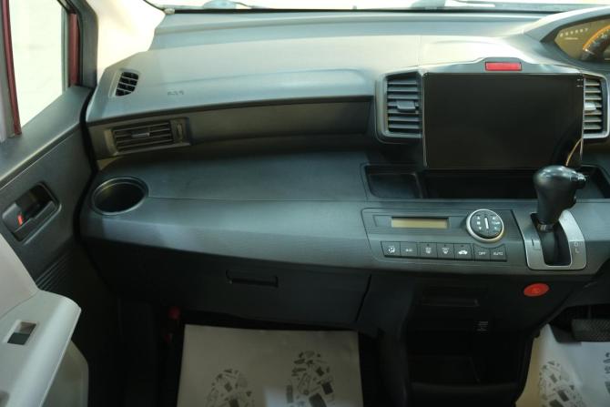 Honda Freed I с пробегом 2008 года, цена 1 059 000 рублей, 95242 км, компактвэн, Автокод Объявления