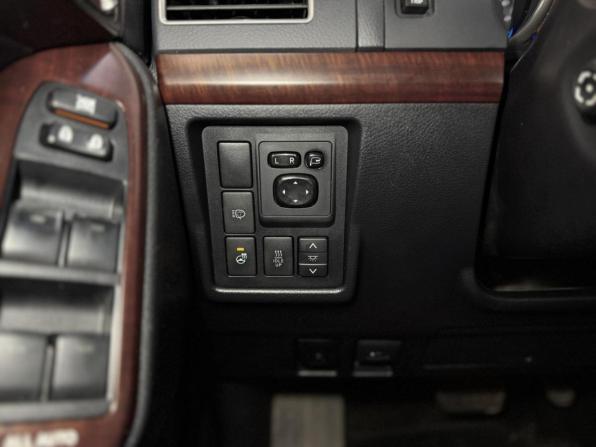 Toyota Land Cruiser Prado 150 Series Рестайлинг 1 с пробегом 2017 года, цена 3 769 000 рублей, 233451 км, внедорожник, Автокод Объявления