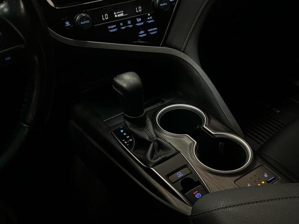 Toyota Camry VIII (XV70) Рестайлинг с пробегом 2021 года, цена 2 599 000 рублей, 161135 км, седан, Автокод Объявления