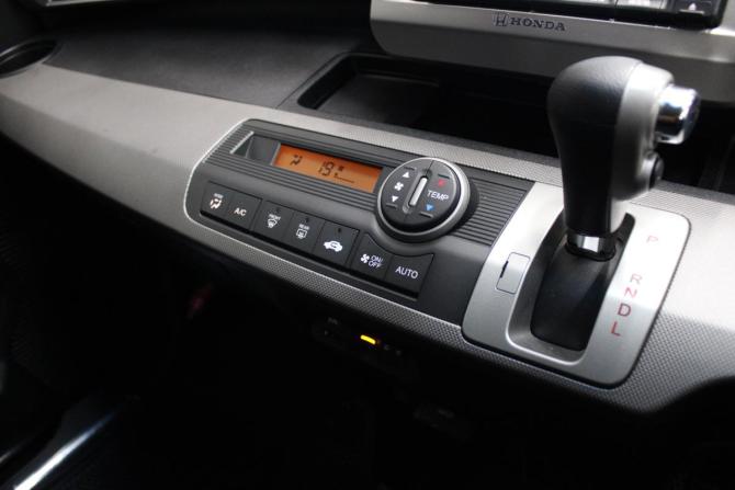 Honda Freed I Рестайлинг с пробегом 2011 года, цена 1 029 000 рублей, 160000 км, компактвэн, Автокод Объявления