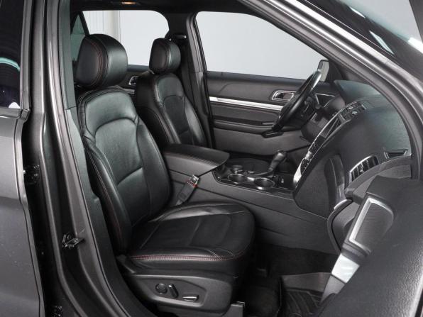 Ford Explorer V Рестайлинг с пробегом 2017 года, цена 2 950 000 рублей, 195173 км, внедорожник, Автокод Объявления