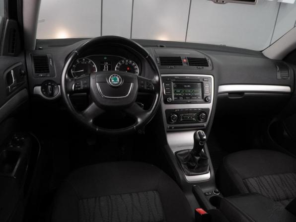 Skoda Octavia II (A5) Рестайлинг с пробегом 2012 года, цена 799 000 рублей, 229854 км, лифтбек, Автокод Объявления