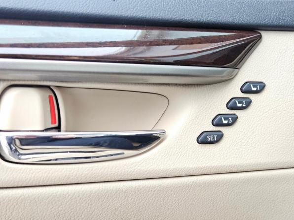 Lexus ES VI с пробегом 2013 года, цена 1 850 000 рублей, 203950 км, седан, Автокод Объявления