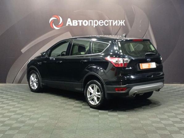 Ford Kuga II Рестайлинг с пробегом 2017 года, цена 1 480 000 рублей, 196000 км, внедорожник, Автокод Объявления
