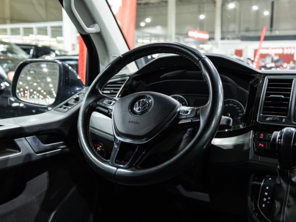 Volkswagen Multivan T6 с пробегом 2019 года, цена 3 400 000 рублей, 182217 км, минивэн, Автокод Объявления