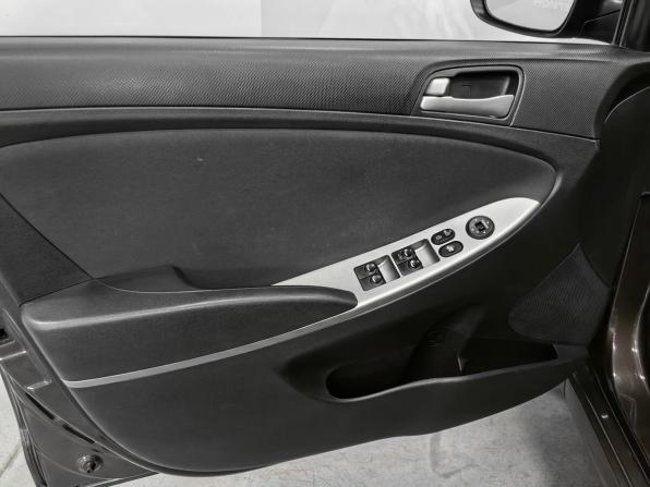 Hyundai Solaris I Рестайлинг с пробегом 2015 года, цена 850 000 рублей, 125312 км, хэтчбек, Автокод Объявления