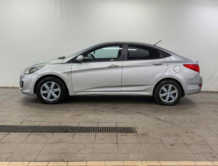 Hyundai Solaris I Санкт-Петербург  - изображение 3