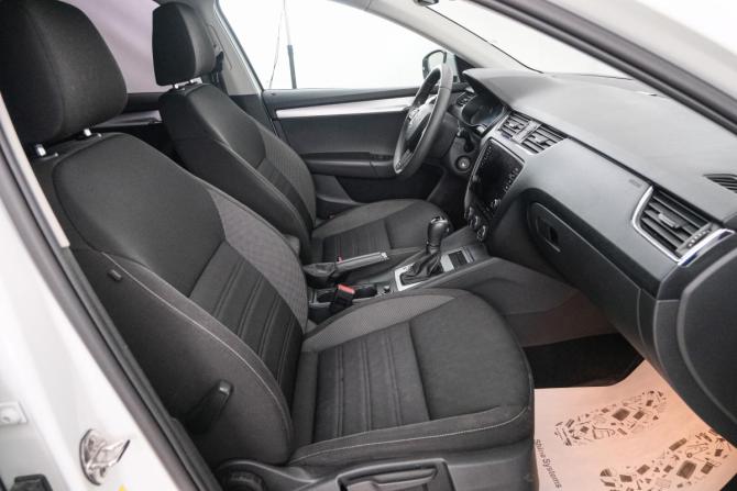 Skoda Octavia III (A7) Рестайлинг с пробегом 2019 года, цена 1 429 000 рублей, 129000 км, лифтбек, Автокод Объявления