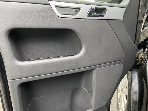 Volkswagen Multivan T5 Рестайлинг с пробегом 2010 года, цена 2 150 000 рублей, 260425 км, минивэн, Автокод Объявления