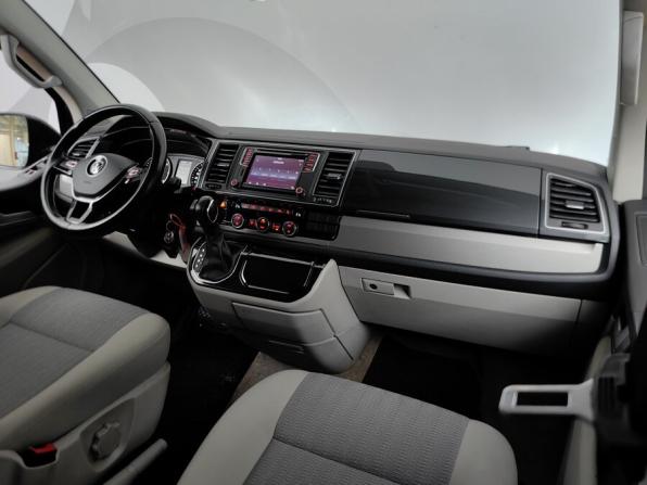Volkswagen Multivan T6 с пробегом 2015 года, цена 3 085 000 рублей, 175974 км, минивэн, Автокод Объявления