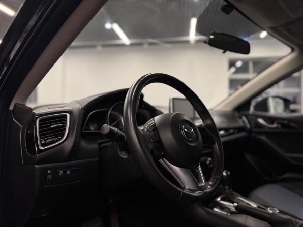 Mazda 3 III (BM) с пробегом 2014 года, цена 1 799 000 рублей, 23980 км, седан, Автокод Объявления