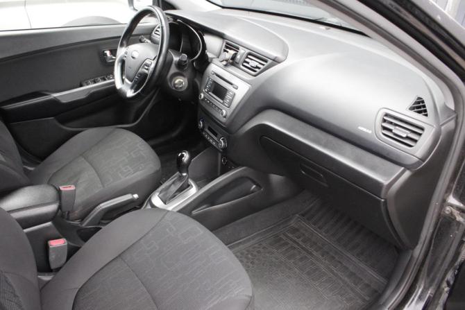 Kia Rio III Рестайлинг с пробегом 2017 года, цена 1 060 000 рублей, 173200 км, хэтчбек, Автокод Объявления