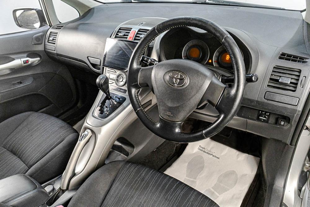 Toyota Auris I Челябинск  - изображение 8