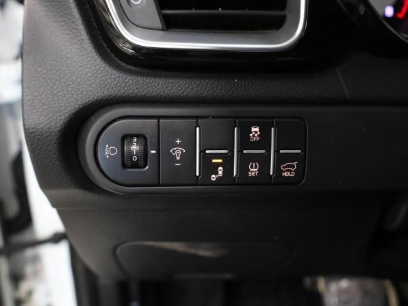 Kia Ceed III Рестайлинг с пробегом 2021 года, цена 2 099 000 рублей, 93489 км, универсал, Автокод Объявления