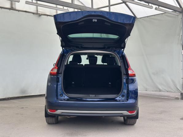 Renault Scenic IV с пробегом 2019 года, цена 1 597 000 рублей, 193595 км, компактвэн, Автокод Объявления