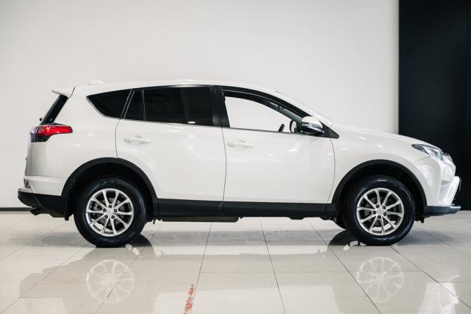 Toyota RAV4 IV (XA40) Рестайлинг с пробегом 2015 года, цена 2 020 000 рублей, 123000 км, внедорожник, Автокод Объявления