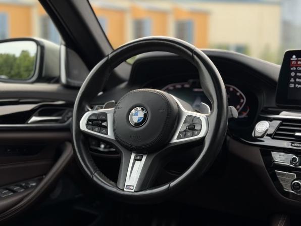 BMW 5 серии VII (G30/G31/G38) Рестайлинг с пробегом 2021 года, цена 8 300 000 рублей, 28049 км, седан, Автокод Объявления