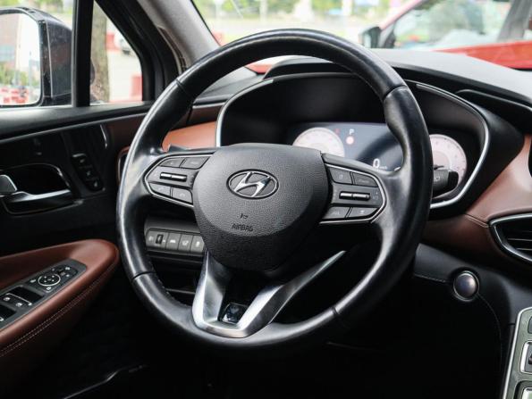 Hyundai Santa Fe IV Рестайлинг с пробегом 2021 года, цена 3 550 000 рублей, 84851 км, внедорожник, Автокод Объявления