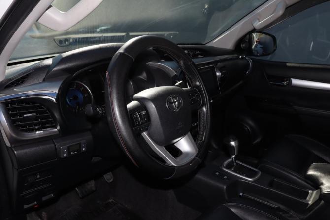 Toyota Hilux VIII с пробегом 2015 года, цена 3 090 000 рублей, 210004 км, пикап, Автокод Объявления