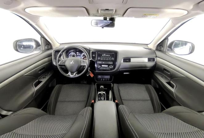 Mitsubishi Outlander III Рестайлинг 2 с пробегом 2017 года, цена 2 020 000 рублей, 100181 км, внедорожник, Автокод Объявления