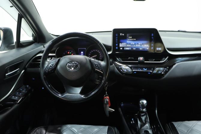 Toyota C-HR I с пробегом 2018 года, цена 2 275 000 рублей, 80532 км, внедорожник, Автокод Объявления