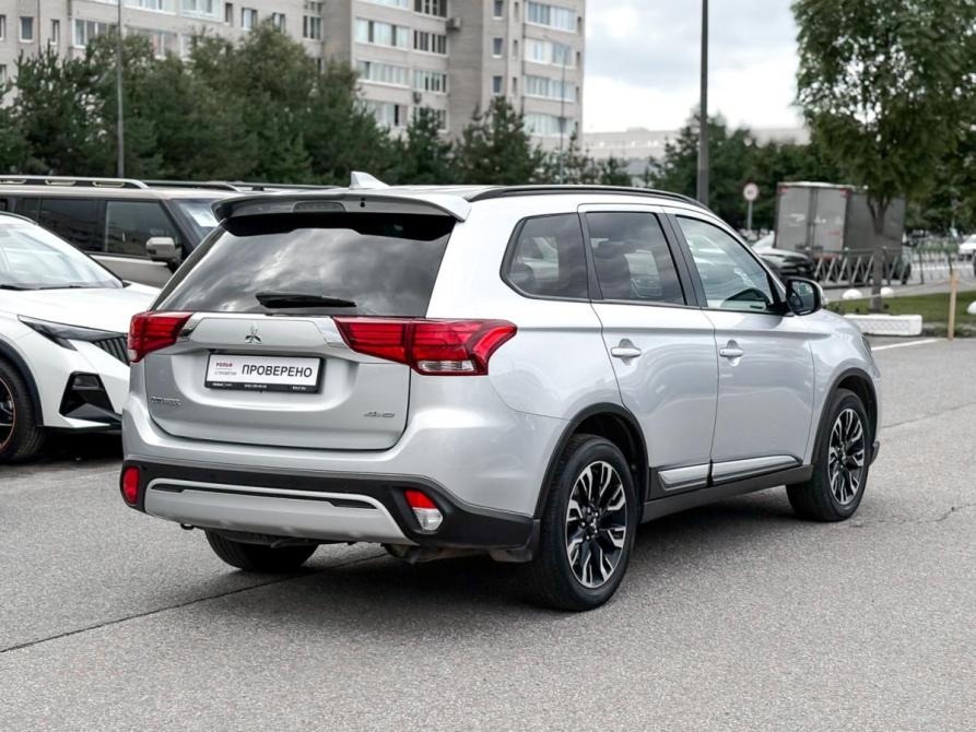 Mitsubishi Outlander III Рестайлинг 3 Санкт-Петербург  - изображение 6