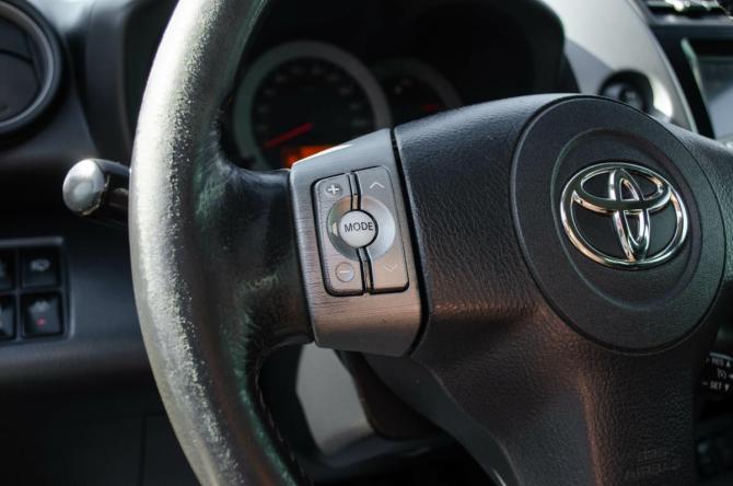 Toyota RAV4 III (XA30) с пробегом 2008 года, цена 1 050 000 рублей, 270000 км, внедорожник, Автокод Объявления