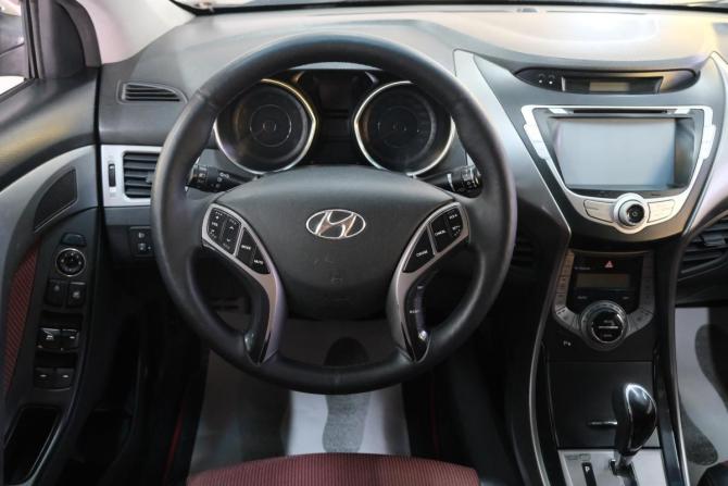 Hyundai Elantra V (MD) с пробегом 2012 года, цена 899 000 рублей, 178000 км, седан, Автокод Объявления