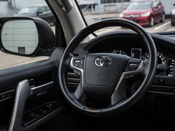 Toyota Land Cruiser 200 Series Рестайлинг 2 с пробегом 2019 года, цена 8 387 000 рублей, 31050 км, внедорожник, Автокод Объявления