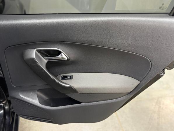 Volkswagen Polo V с пробегом 2012 года, цена 630 000 рублей, 286518 км, седан, Автокод Объявления