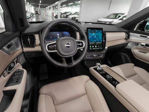 Volvo XC90 II Рестайлинг 2 с пробегом 2025 года, цена 9 950 000 рублей, 30 км, внедорожник, Автокод Объявления