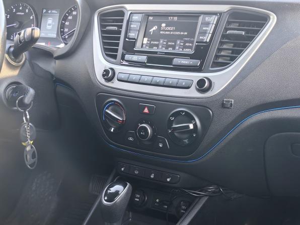 Hyundai Solaris II с пробегом 2017 года, цена 989 000 рублей, 192222 км, седан, Автокод Объявления