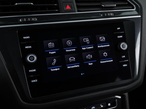 Volkswagen Tiguan II с пробегом 2018 года, цена 2 650 999 рублей, 46370 км, внедорожник, Автокод Объявления