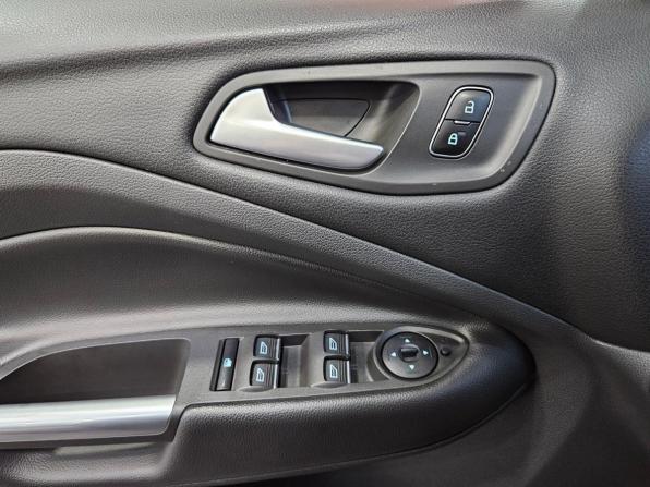 Ford Kuga II Рестайлинг с пробегом 2017 года, цена 2 049 000 рублей, 15523 км, внедорожник, Автокод Объявления