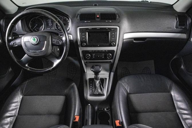 Skoda Octavia II (A5) Рестайлинг с пробегом 2012 года, цена 899 000 рублей, 160000 км, лифтбек, Автокод Объявления