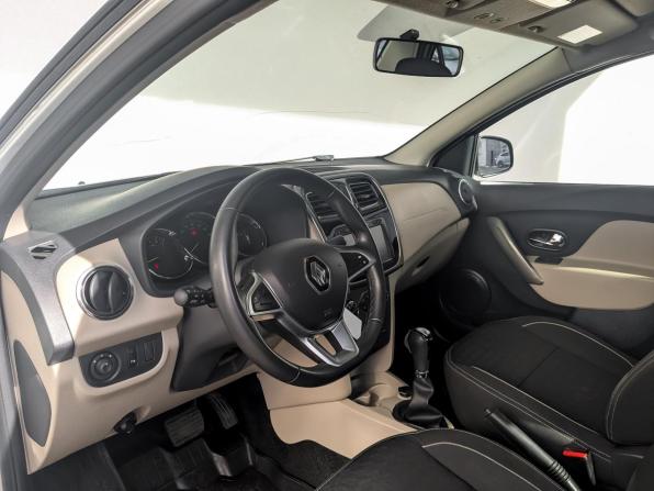 Renault Logan II с пробегом 2018 года, цена 899 000 рублей, 96981 км, седан, Автокод Объявления