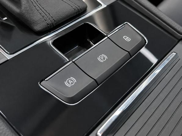 Skoda Superb III с пробегом 2016 года, цена 2 099 000 рублей, 142354 км, лифтбек, Автокод Объявления