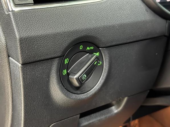 Skoda Octavia III (A7) Рестайлинг с пробегом 2019 года, цена 1 188 000 рублей, 302791 км, лифтбек, Автокод Объявления