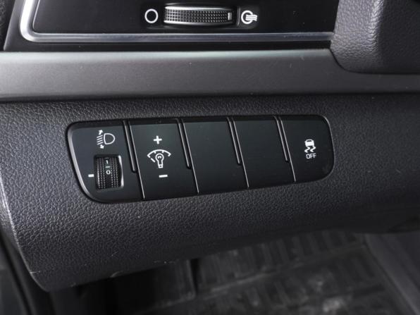 Hyundai Elantra VI (AD) с пробегом 2016 года, цена 1 270 000 рублей, 177830 км, седан, Автокод Объявления