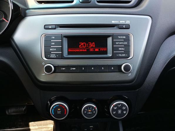 Kia Rio III Рестайлинг с пробегом 2015 года, цена 1 129 000 рублей, 96041 км, седан, Автокод Объявления
