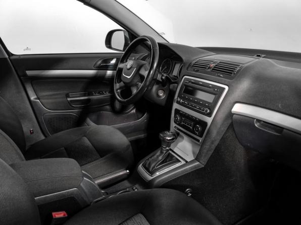 Skoda Octavia II (A5) Рестайлинг с пробегом 2011 года, цена 749 000 рублей, 80700 км, лифтбек, Автокод Объявления