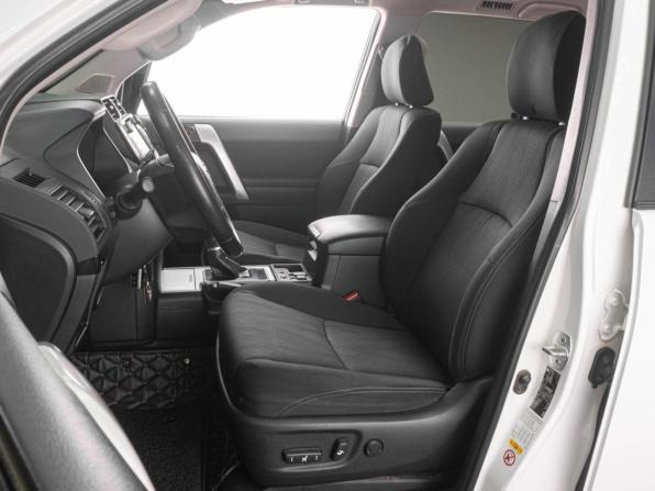 Toyota Land Cruiser Prado 150 Series Рестайлинг 2 с пробегом 2019 года, цена 4 859 000 рублей, 183574 км, внедорожник, Автокод Объявления